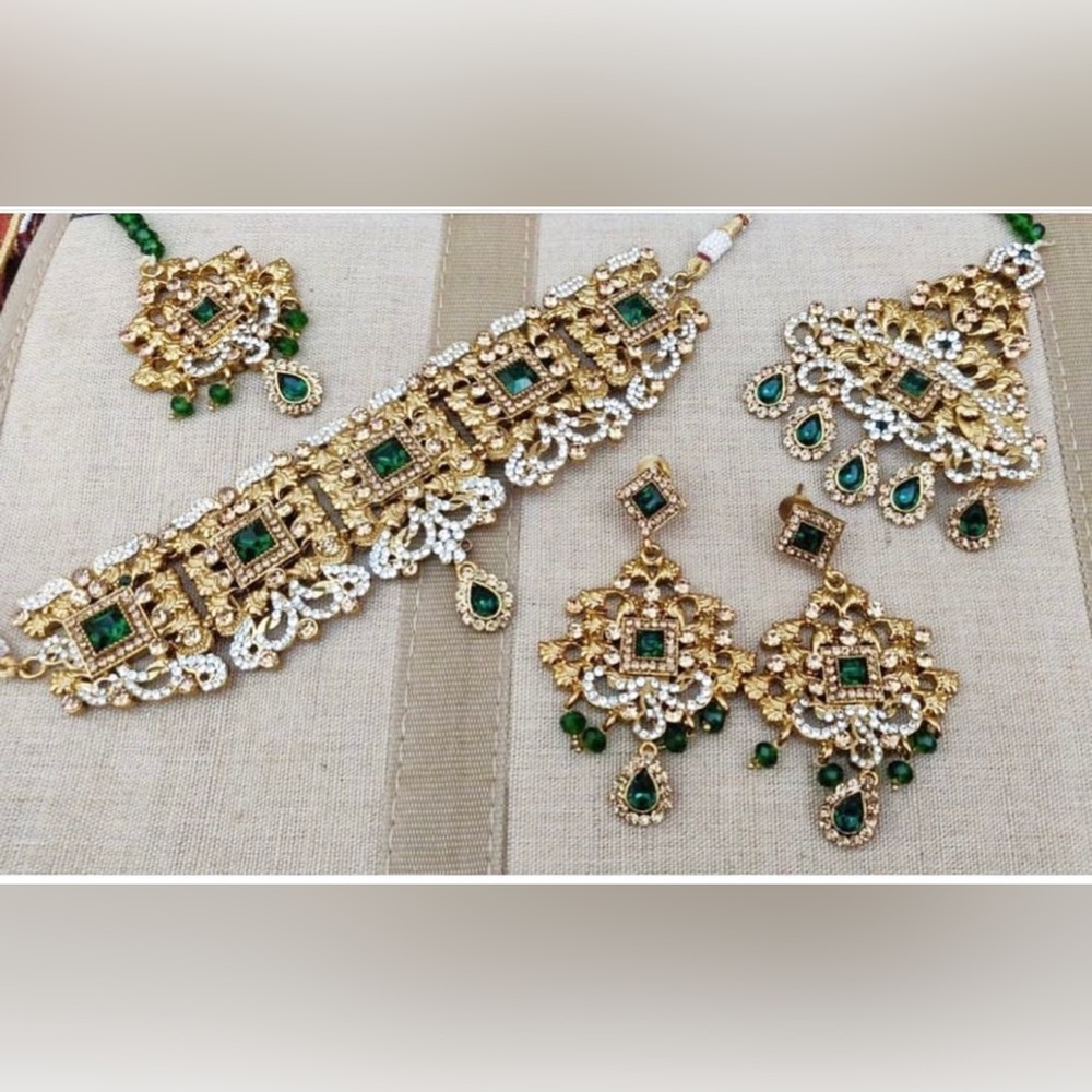 HEAVY GREEN BRIDAL CHOKER SET
